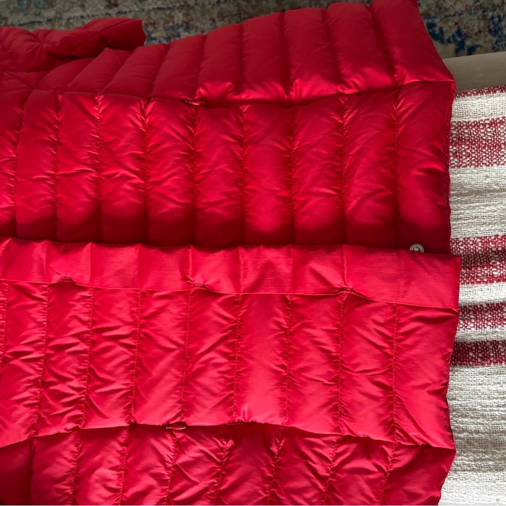 Women's Short Sleeve Red Puffer Shirt - Picture 4 of 5